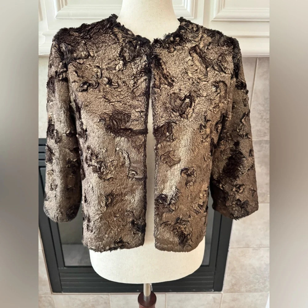 Sugar+Lips Women's Faux Fur Smooth Brown Cropped 3/4 Sleeve Jacket Small NWT